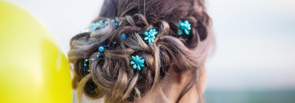 coafura coc cu accesoriu