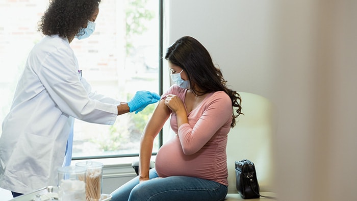 Vaccinarea împotriva COVID-19 şi lactaţia