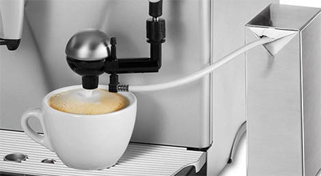 Primul sistem automat de spumare a laptelui Saeco, Cappuccinatore (1996)
