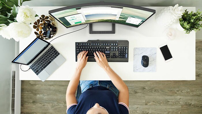 Monitoare curbate