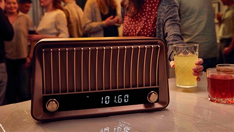 Boxe Bluetooth Philips vintage , cu design retro şi radio – TAVS700