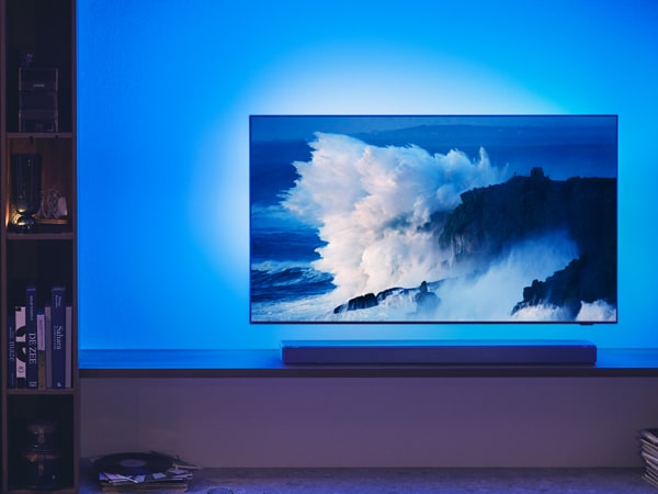 Televizorul Philips Ambilight TV şi soundbarul sincronizate