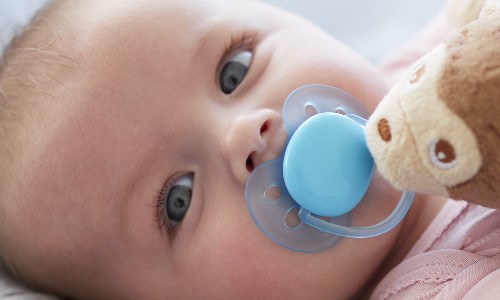 Suzeta la bebelusi: argumente pro si contra