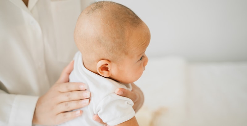 mother stop's baby hiccups