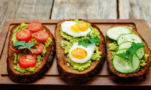 reteta toast cu avocado