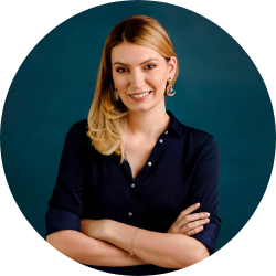 Consultant Ana Bunea